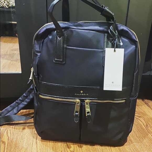 Allancia Handbags - New! Travel Bag